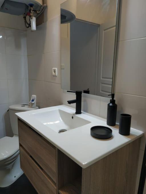 Appartement Avec Balcon, Bord Du Canal, Wifi. Narbonne Exterior photo